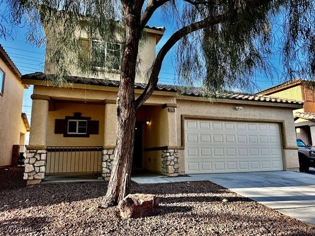 view of front of house featuring a garage