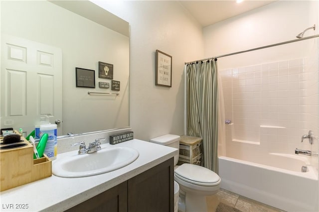 full bathroom featuring shower / tub combo with curtain, vanity, and toilet