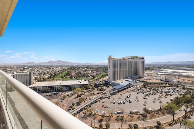 bird's eye view featuring a mountain view