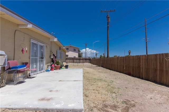 view of yard with a patio area