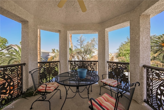 balcony with ceiling fan