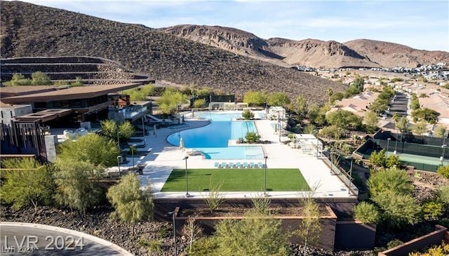 view of pool featuring a mountain view