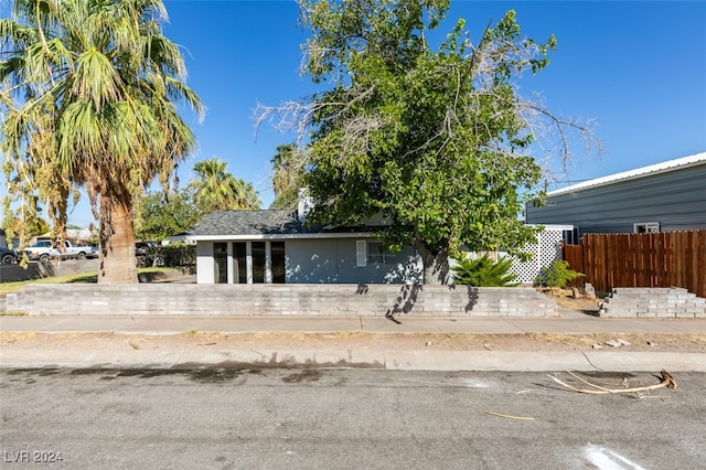 view of front of property