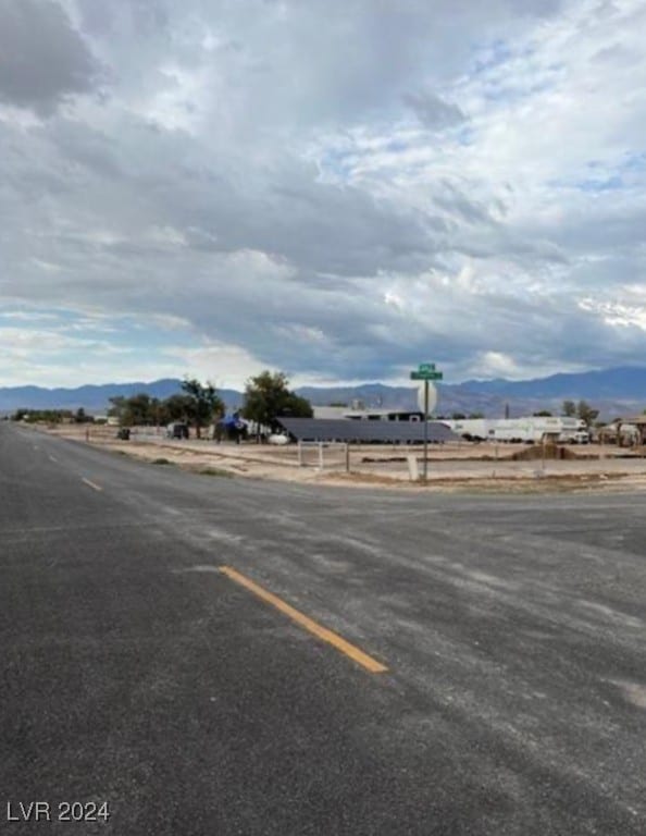 Listing photo 3 for 4431 E Cheyenne Way, Pahrump NV 89061