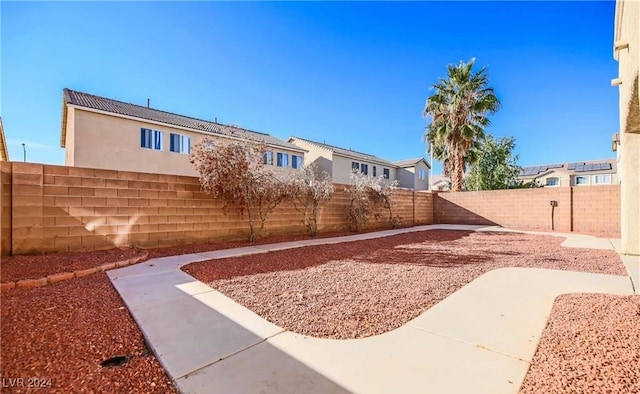 view of yard featuring a patio area