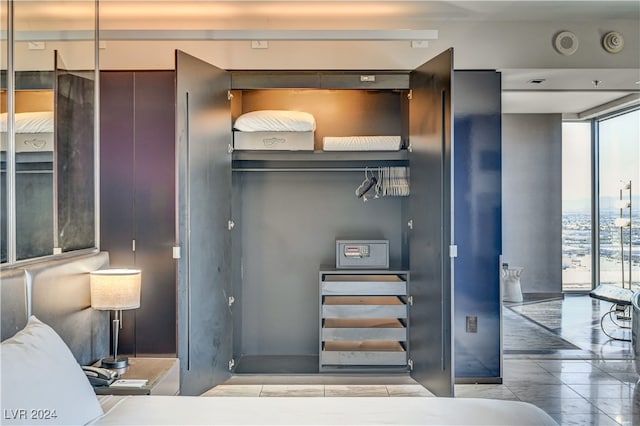 4381 W Flamingo Rd Unit 3021, Las Vegas, NV 89103 - view of closet