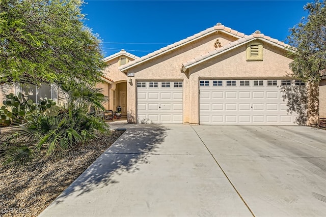 view of front facade with a garage