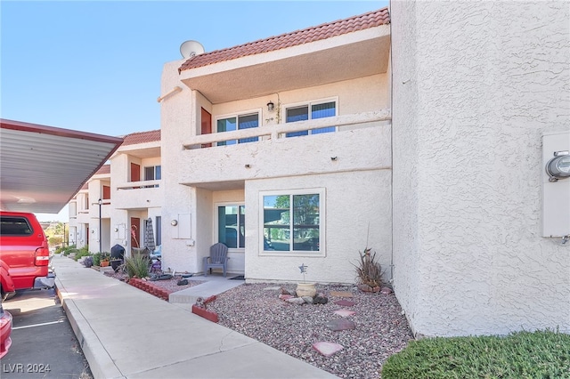 view of front of property