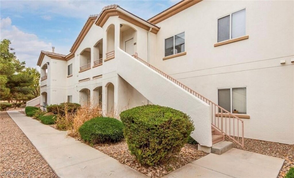 5650 E Sahara Ave Unit 2049, Las Vegas, NV 89142 - view of building exterior with stairway
