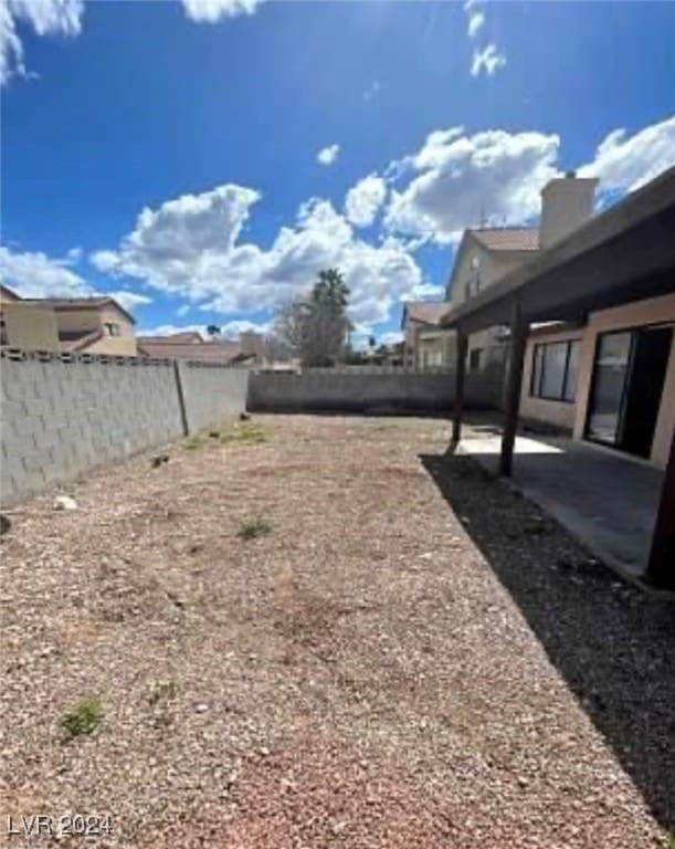 view of yard with a patio area