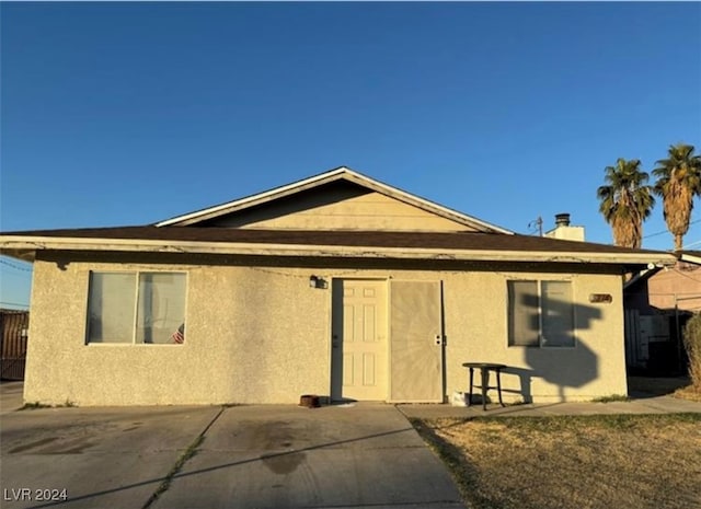 view of front of house with a patio