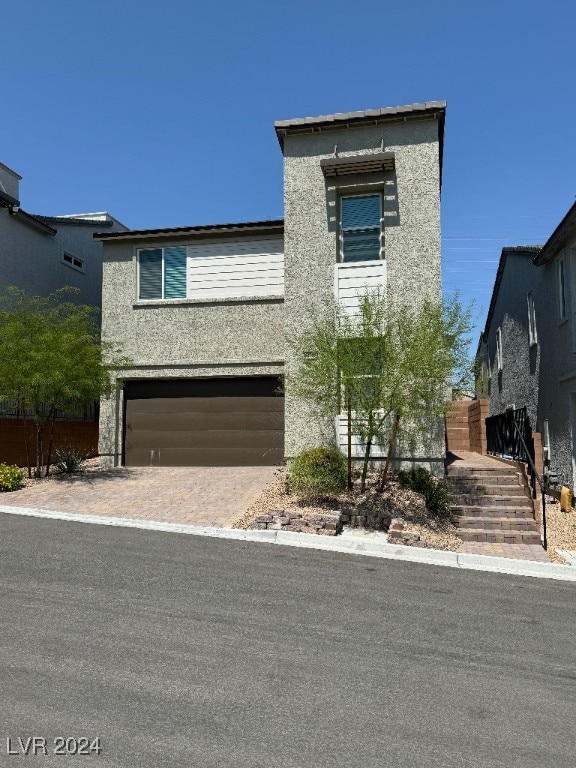 view of front facade featuring a garage