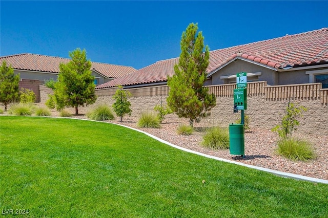 view of yard with fence