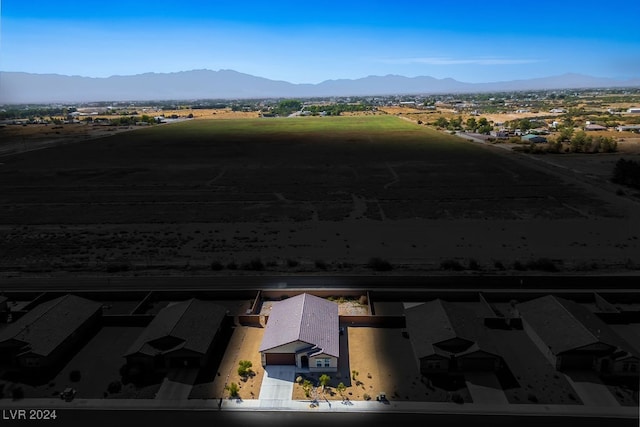 bird's eye view with a mountain view