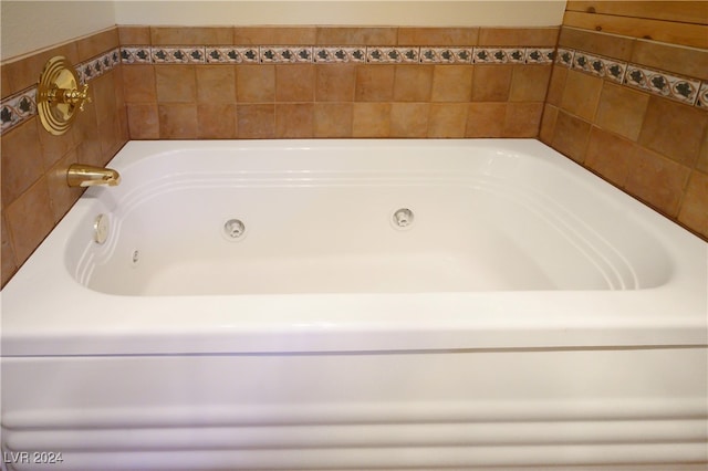 bathroom featuring a bathing tub