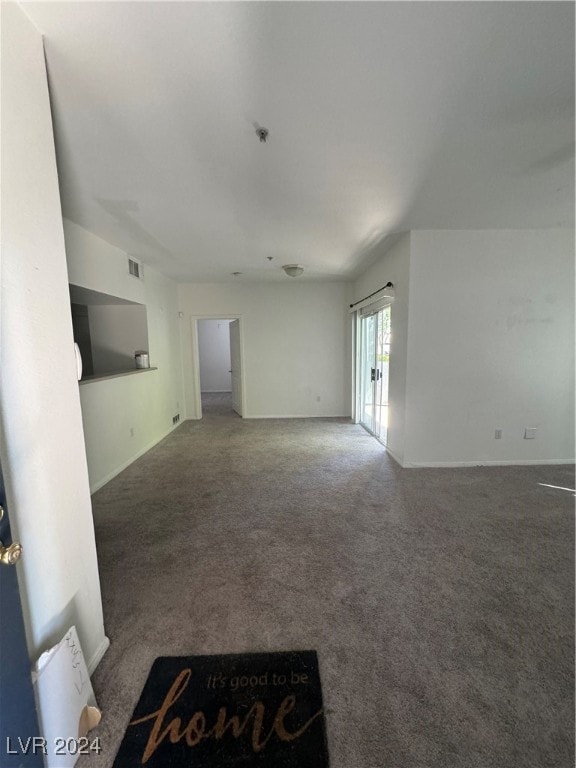 empty room featuring carpet