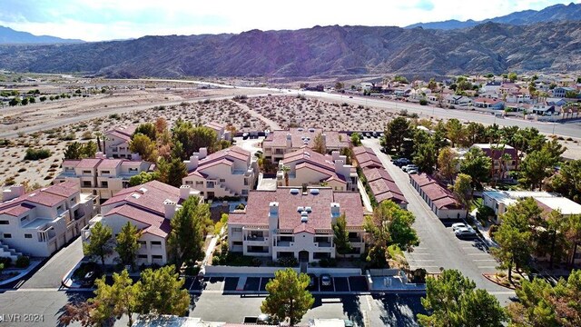 bird's eye view with a mountain view