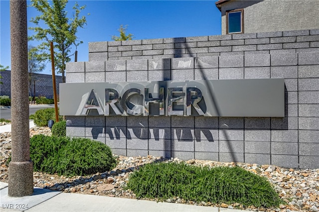 view of community / neighborhood sign