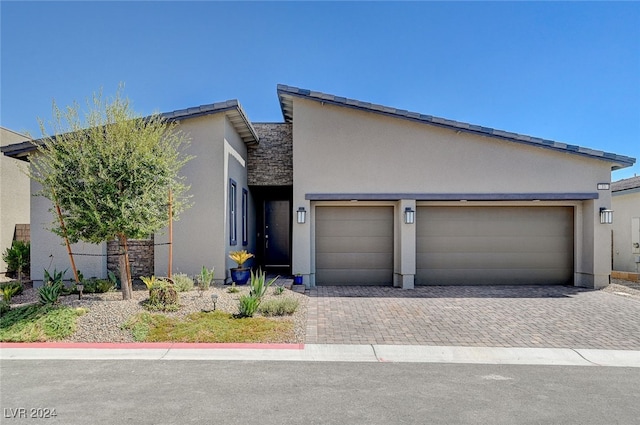 view of front facade featuring a garage