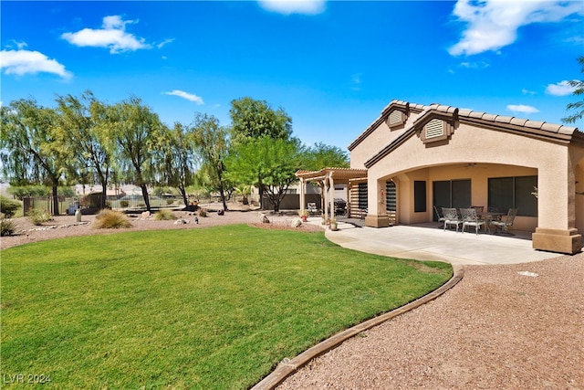 view of yard featuring a patio