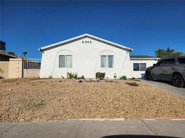 view of front of property