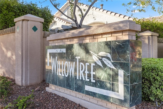 view of community / neighborhood sign