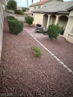 view of yard with a patio area