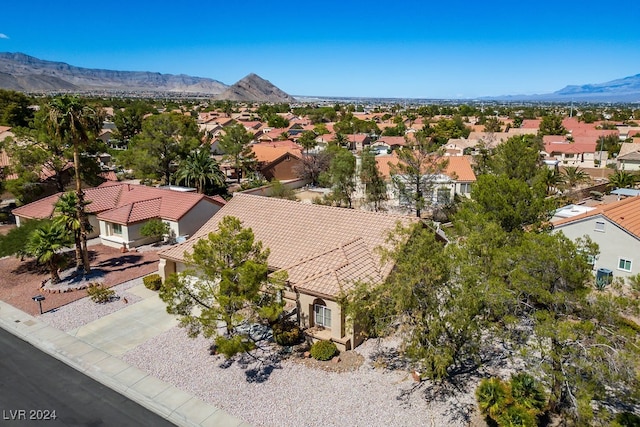 bird's eye view with a mountain view