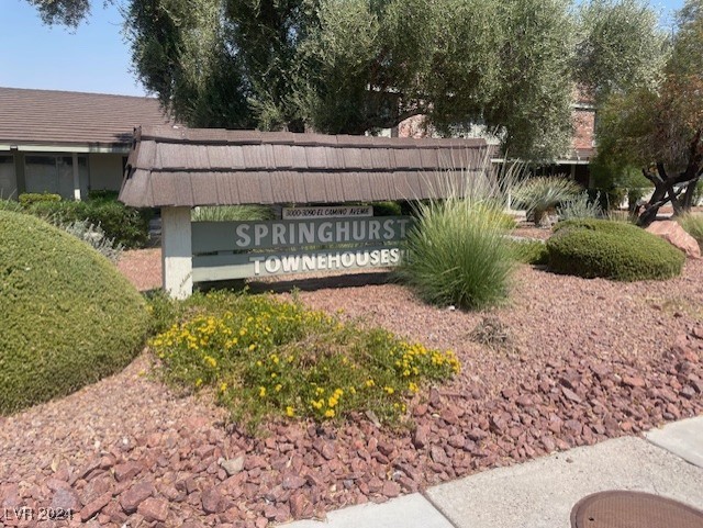 view of community / neighborhood sign