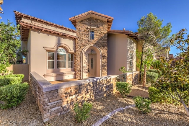 view of mediterranean / spanish-style house