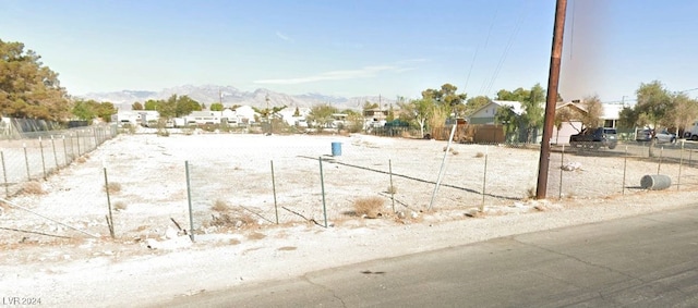 Listing photo 2 for 1655 Fairhaven St, Las Vegas NV 89108