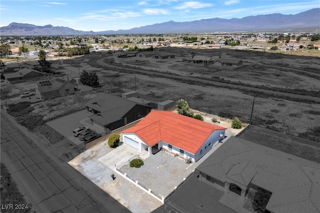 bird's eye view featuring a mountain view