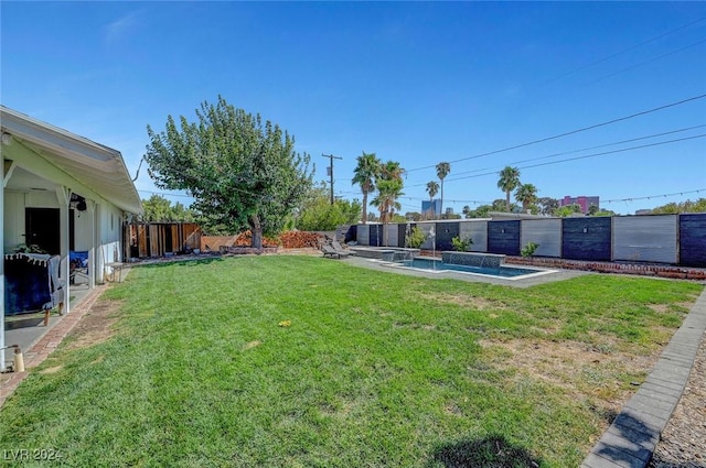 view of yard featuring a fenced backyard