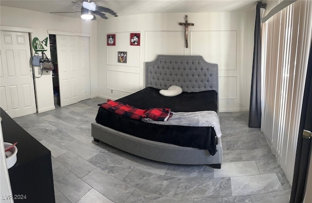 bedroom featuring ceiling fan