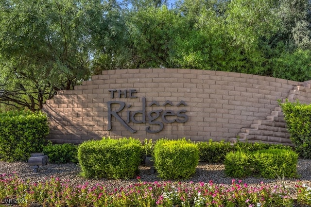 view of community / neighborhood sign