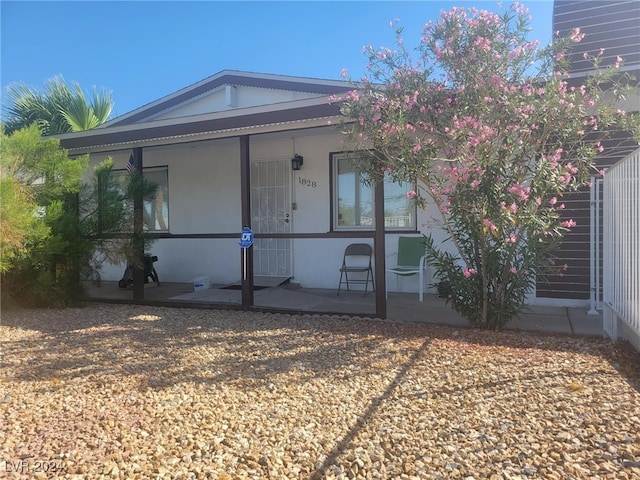 view of front facade with covered porch