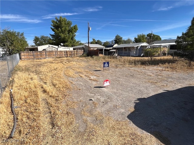 Listing photo 2 for 280 W Ellendale St, Pahrump NV 89048