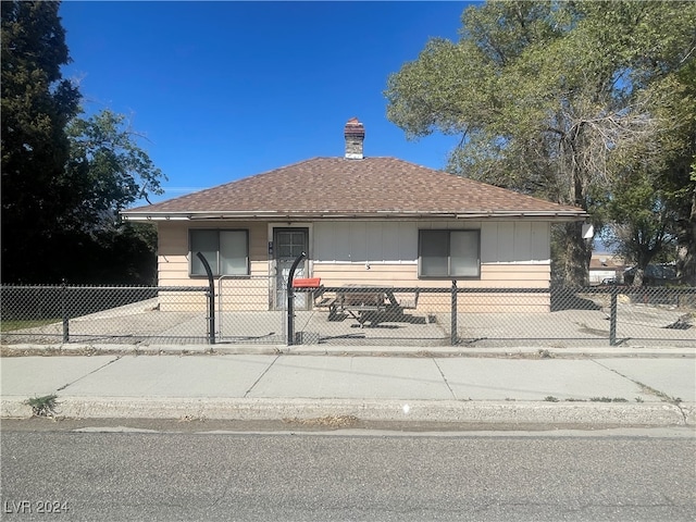 view of front of property