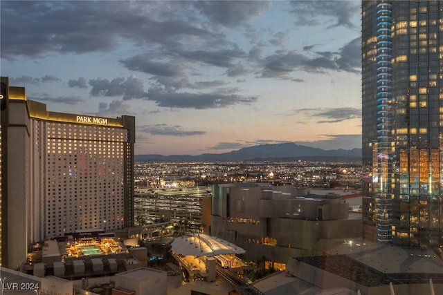 city view featuring a mountain view