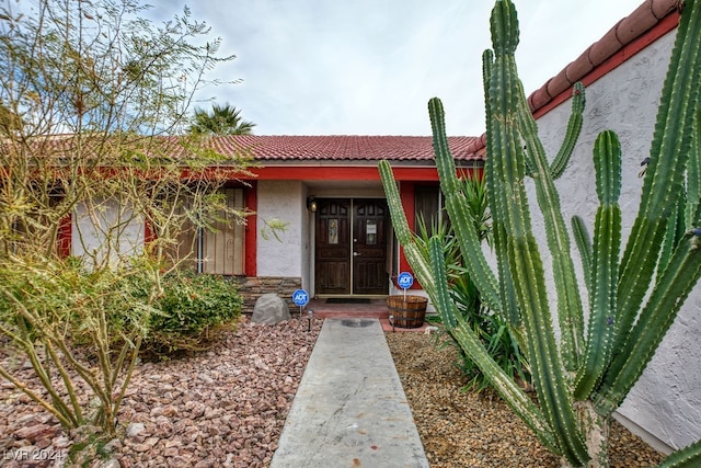 view of property entrance