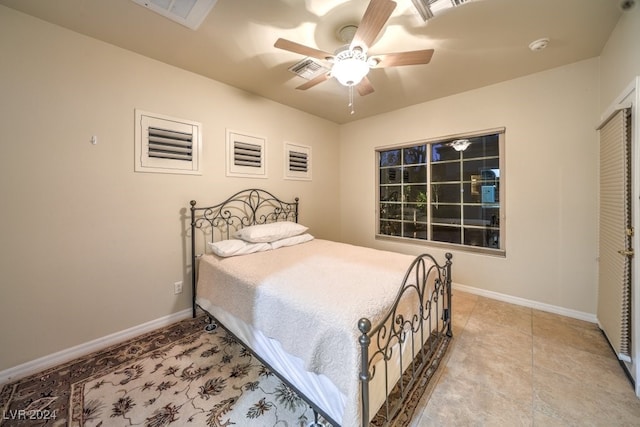 bedroom featuring ceiling fan