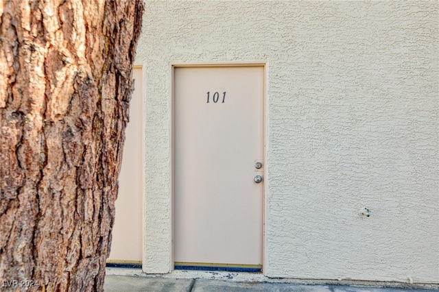 view of property entrance