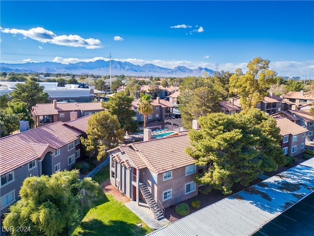 bird's eye view featuring a mountain view