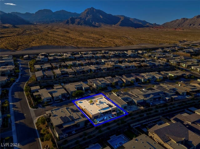 bird's eye view featuring a mountain view