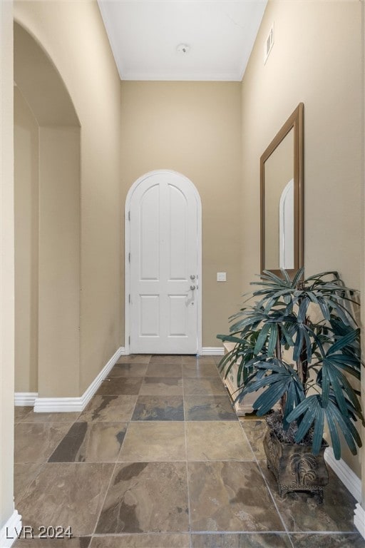 foyer with crown molding