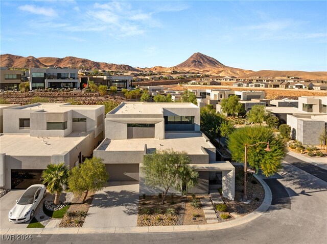 bird's eye view with a mountain view