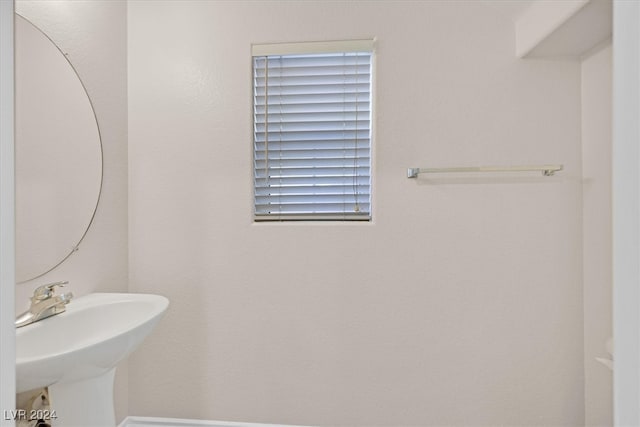 bathroom with sink