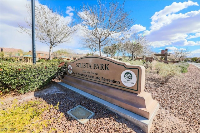 view of community / neighborhood sign