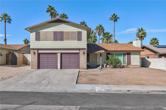 view of front property featuring a garage