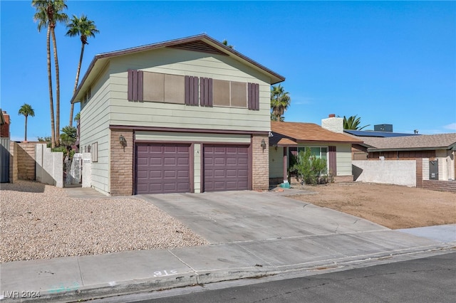 view of front property featuring a garage